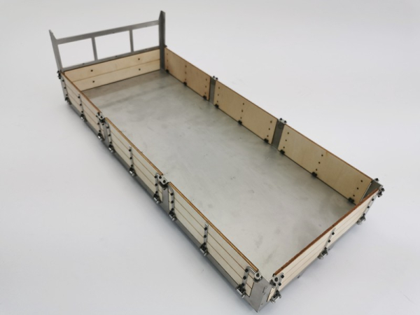 Preview: Baustoffpritsche aus Metall und Holz in 1:14, 600mm Preview: Baustoffpritsche aus Metall und Holz in 1:14, 600mm