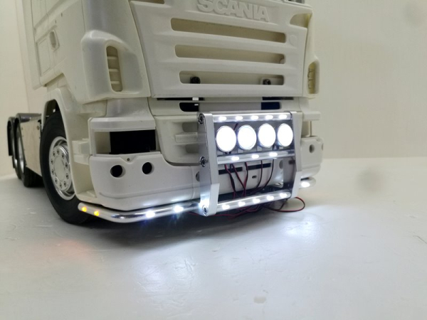 Rammschutz, Bullfänger mit Lightbar für Tamiya Scania 770S