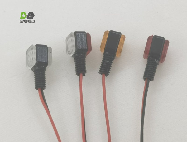 Preview: Seitenbegrenzungsleuchten, Umrissleuchten für Tamiya LKW, rot/weiß, eckig