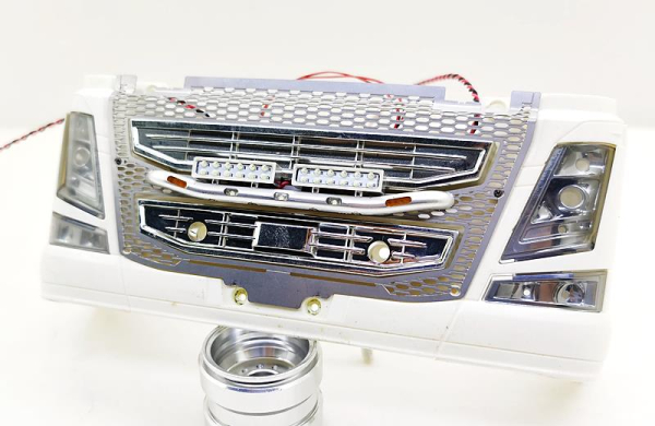 Preview: Lampenbügel Front für Tamiya Volvo FH16, Var. 2