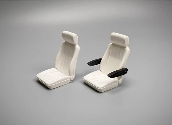 Armlehnen für Sitze in LKW oder Baumaschinen, 1:14