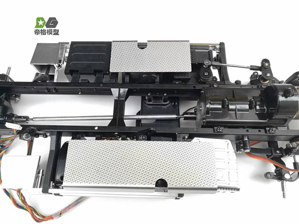 Seitenabdeckung für Tamiya Volvo FH16 Holztransporter, B