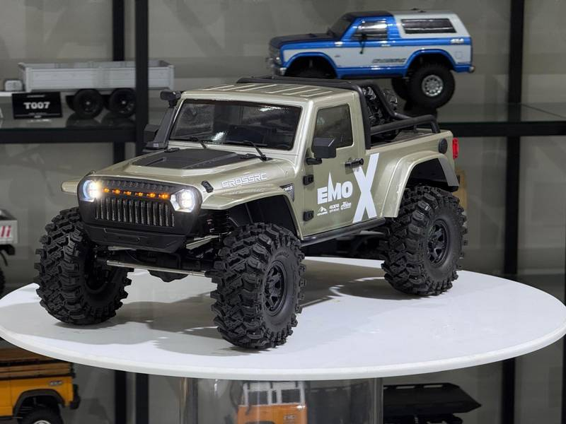 CROSS-RC Crawler EMO X1 2025, 4x4, 1:8, RTR, střídavý pohon, stříbrnošedý