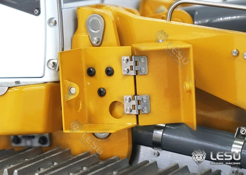 Lesu Hydraulische Laderaupe L636R in 1:14 mit Aufreißer, KIT