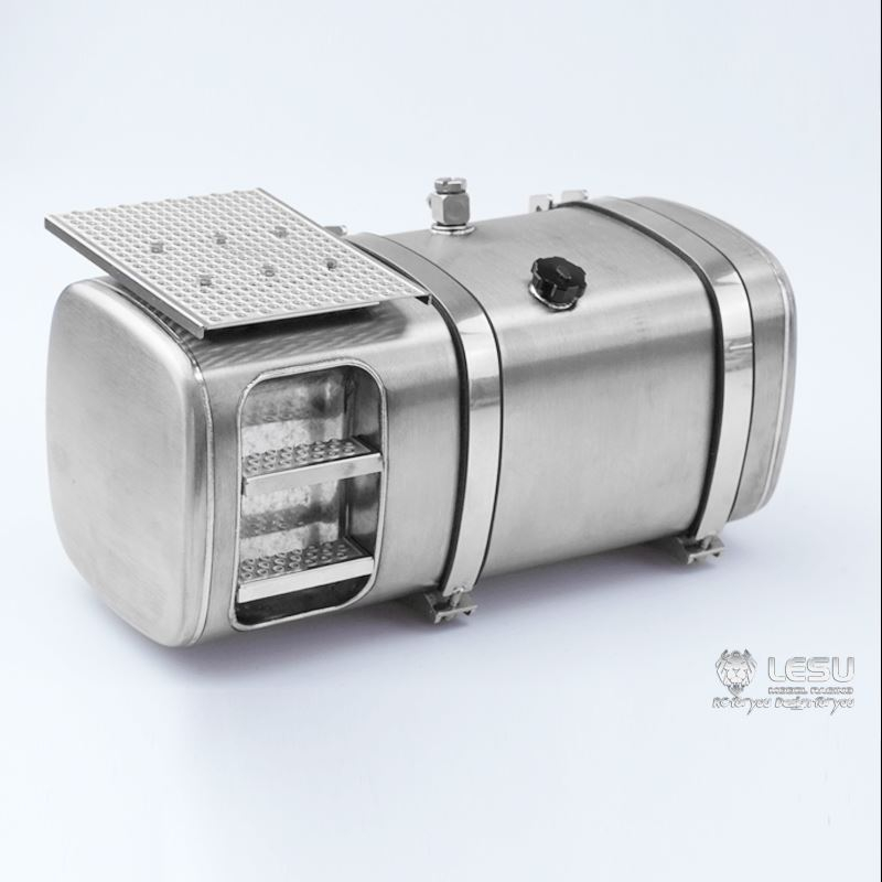 Tank mit Trittstufen, 119mm rechts