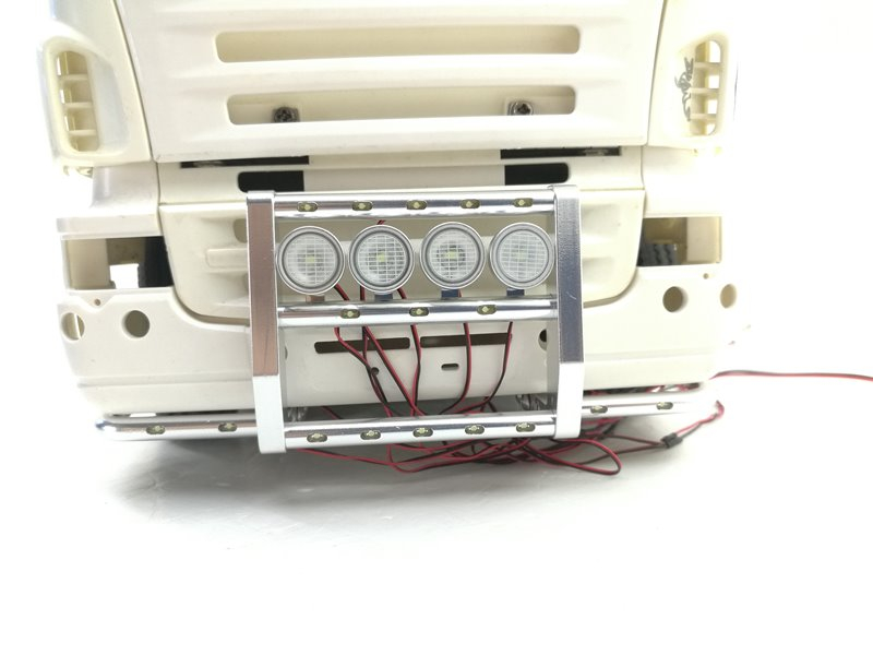 Rammschutz, Bullfänger mit Lightbar für Tamiya Scania 770S