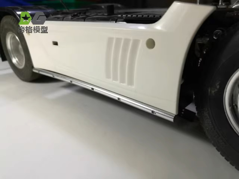 Lange beleuchtete Sidebar für Tamiya 2-Achser LKW, Degree