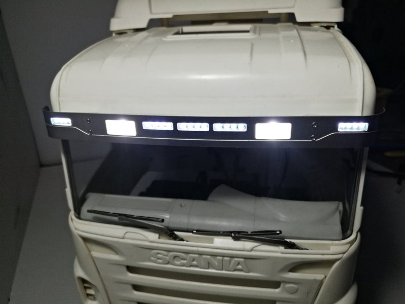 Sonnenblende mit Licht für Tamiya Scania, Var. 3A
